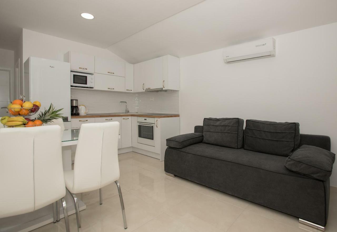 Vila Branka Makarska Exteriör bild