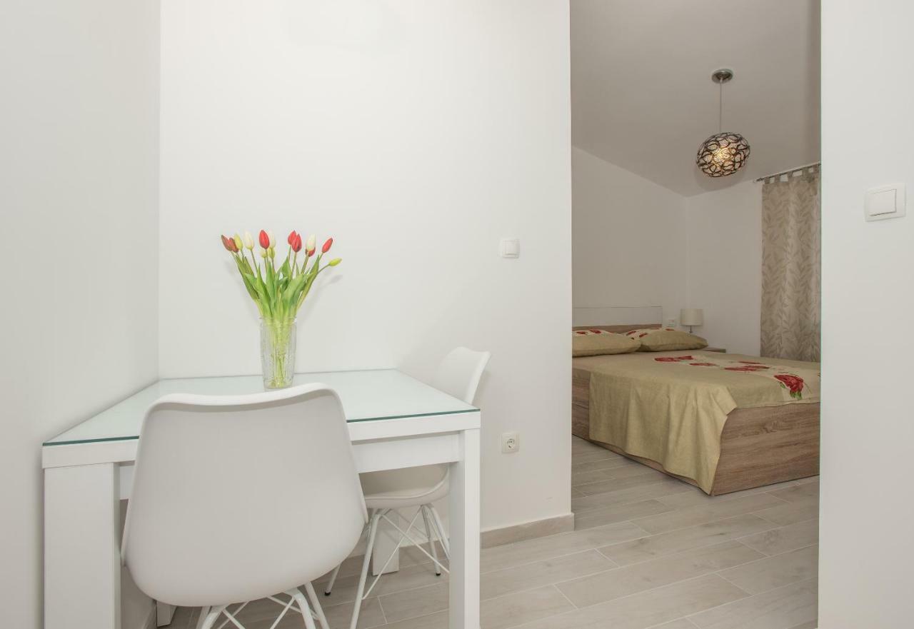 Vila Branka Makarska Exteriör bild